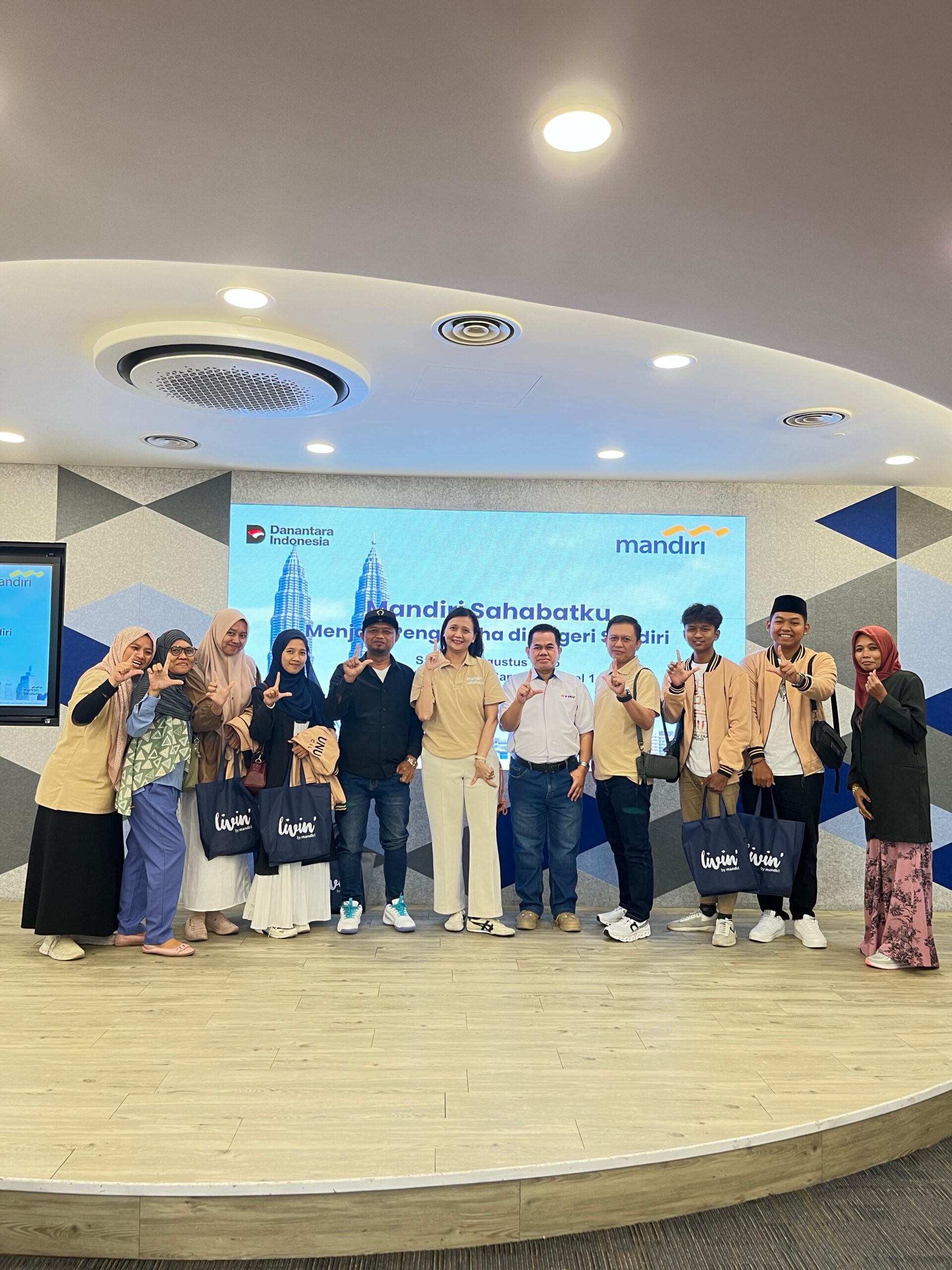 Dari KKN ke Menara Liberty Inspirasi Wirausaha di Negeri Jiran