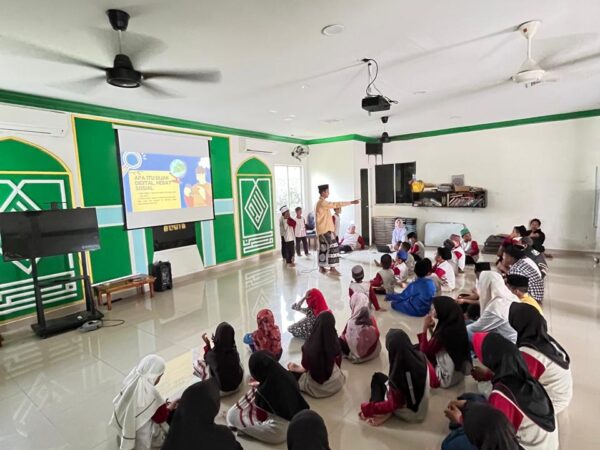 KKN International UNUGHA Cilacap Gelar Edukasi digital dengan tema Bijak Digital Cerdas Sosial.