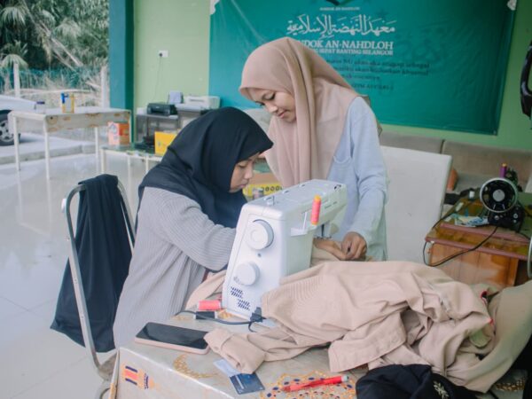 Mahasiswa Kuliah Kerja Nyata (KKN) Internasional Universitas Nahdlatul Ulama Al-Ghazali (UNUGHA) Cilacap tahun 2025 kembali menunjukkan kontribusinya dalam bidang pemberdayaan masyarakat.